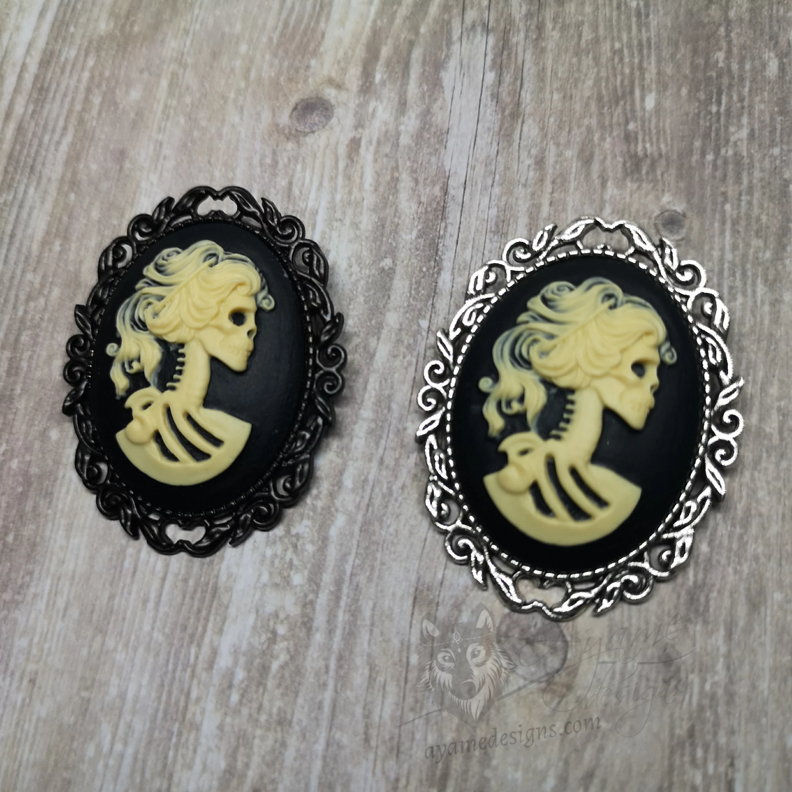Large Victorian gothic skeleton cameo brooch