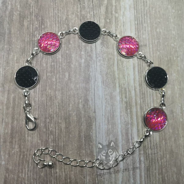 Adjustable stainless steel cabochon bracelet with black and pink resin mermaid scales